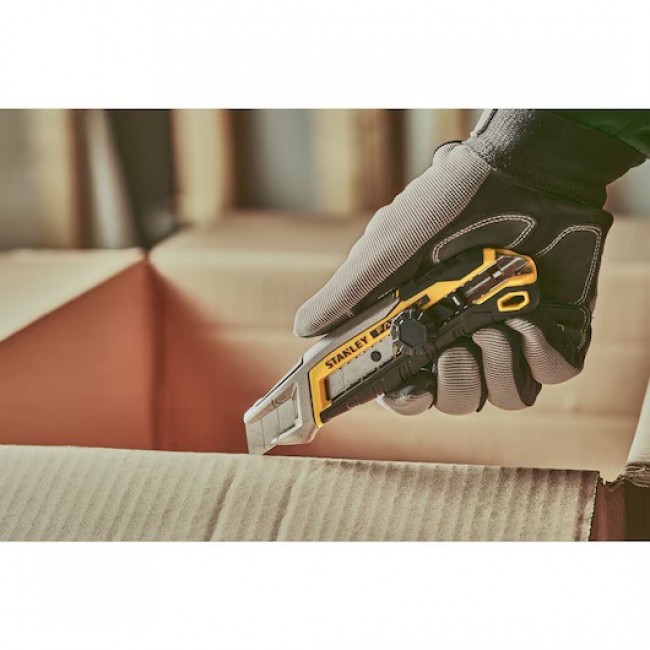 Cutter 18 mm avec molette crantée - Quick Snap Fatmax® - Bricozor 12 - Grande.jpeg STANLEY