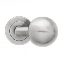 Bouton de porte rond en inox décentré - diamètre 55 mm - série EK300G KARCHER DESIGN