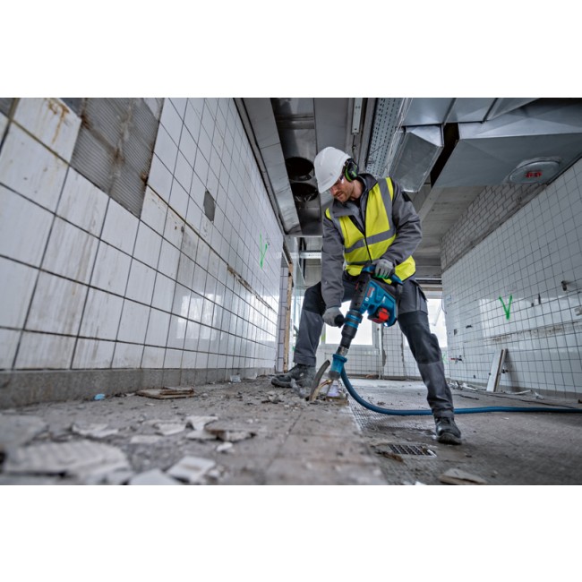 GBH_18V-40_C_application_Fliesen_Meiseln_3_028 (11).jpg BOSCH