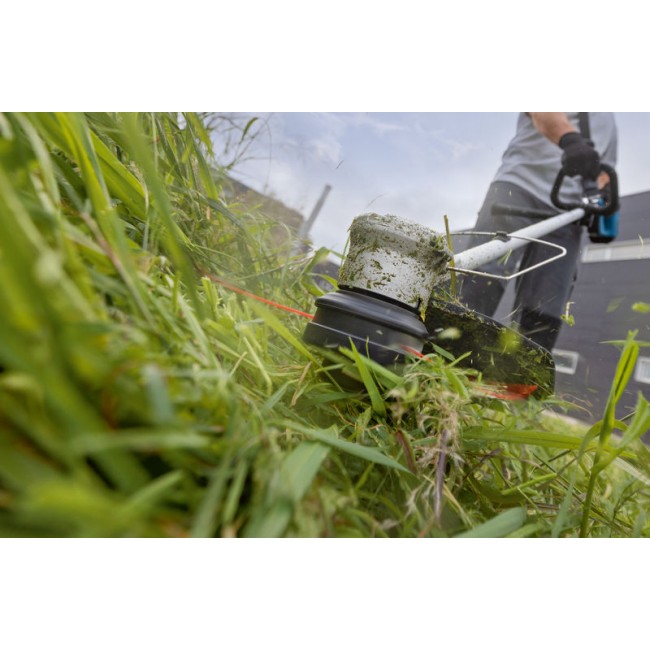 o412768v117 GRT_18V-33_application_close_up_grascutting_v26707_T8.jpg BOSCH