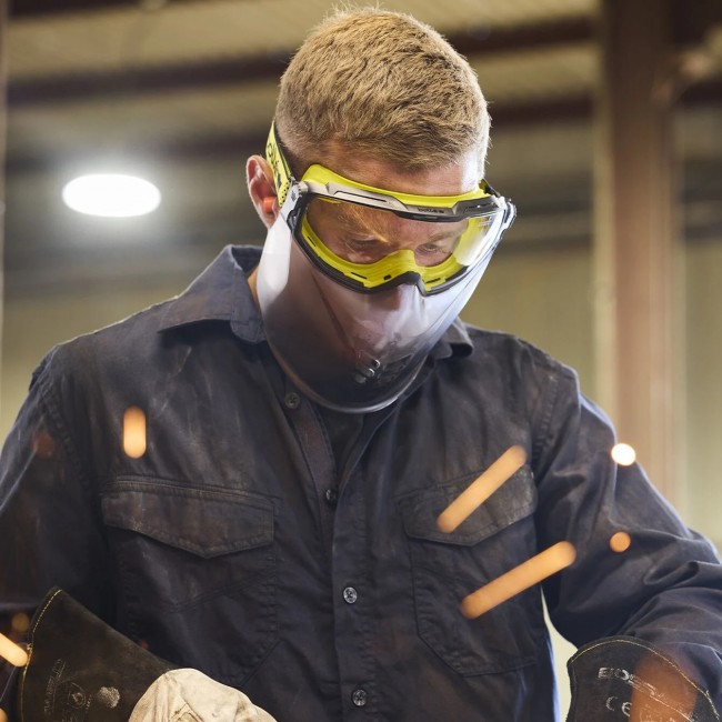 UNIVGN00W-02.jpg BOLLÉ