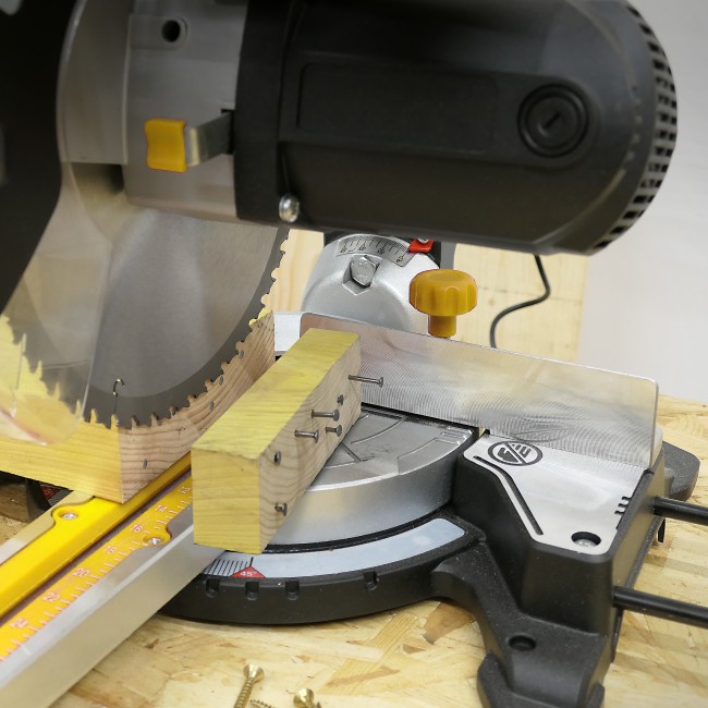 Scie à onglet radiale 1700W - Ø210mm - multi-matériaux - Bricozor 1.jpeg FARTOOLS