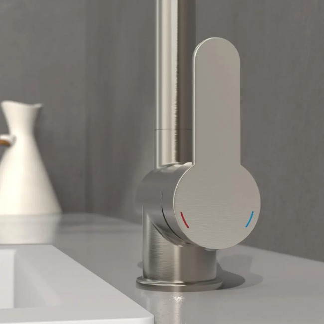 london-mitigeur-cuisine-avec-bec-extractible-apparence-acier-inoxydable (1).jpg SCHÜTTE