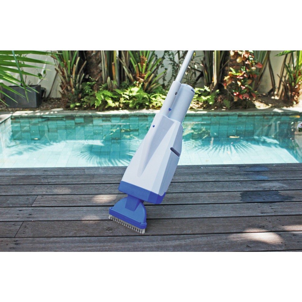 Balai aspirateur télescopique pour spa et piscines BESTWAY Bricozor