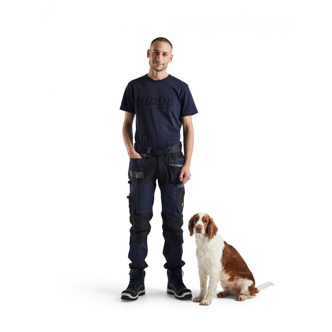 353110428600_FRONT.jpg BLAKLADER